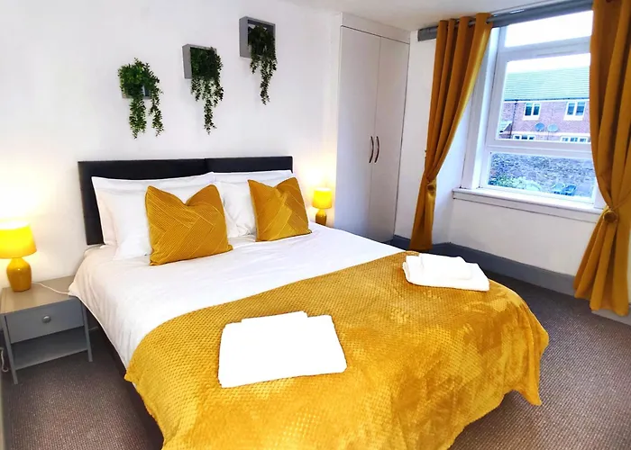 Dundee Football Stadium Apartment - 2 Bedrooms - Large Tv\'S In All Rooms - Smart Light - Wifi - Street Parking -