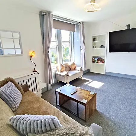 Dundee Football Stadium Apartment - 2 Bedrooms - Large Tv'S In All Rooms - Smart Light - Wifi - Street Parking - Exterior foto