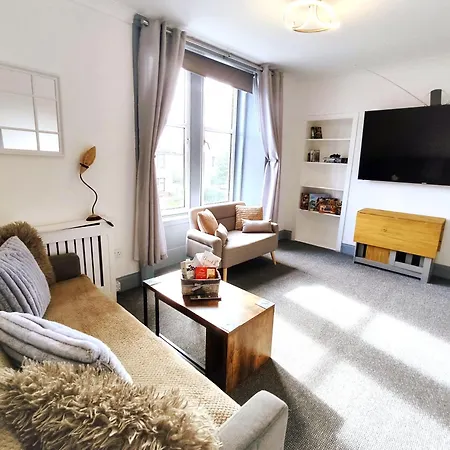 Dundee Football Stadium Apartment - 2 Bedrooms - Large Tv'S In All Rooms - Smart Light - Wifi - Street Parking - Exterior foto