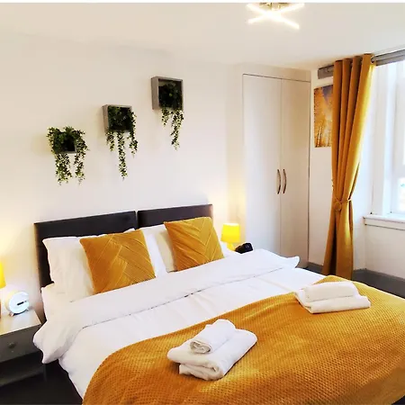 Dundee Football Stadium Apartment - 2 Bedrooms - Large Tv'S In All Rooms - Smart Light - Wifi - Street Parking - Exterior foto